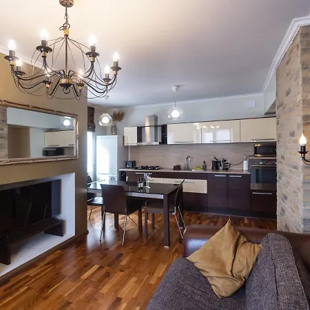 アパート Revalia T1 Airport-bus Station One-bedroom タリン